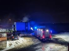Pożar w Reńskiej Wsi. Działania strażaków trwają