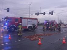 Zderzenie 3 samochodów osobowych na obwodnicy miasta. Jedna osoba trafiła do szpitala