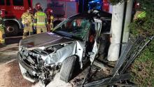 Wypadek w Straduni. Osobówka uderzyła w słup 