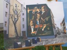 Mural Zbigniewa Wodeckiego na pl. św. Sebastiana. Przedstawiono projekt i zwycięzcę