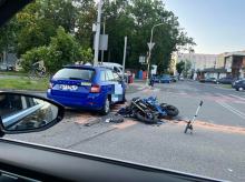 Zderzenie auta z motocyklem w Opolu. Jedna osoba została ranna
