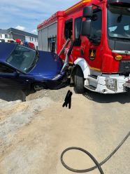 Wypadek z udziałem wozu strażackiego w gminie Dąbrowa
