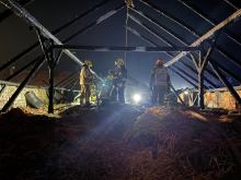 Pożar stodoły w Gogolinie. Strażacy 5 godzin walczyli z ogniem