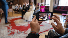 Polacy coraz częściej wybierają urząd stanu cywilnego na miejsce swojego ślubu