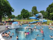 Basen w Zdzieszowicach. Doszło do molestowania dzieci. Obywatel Indii usłyszał zarzuty