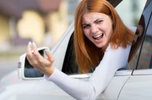 Kogo za kierownicą częściej ponoszą emocje: kobiety czy mężczyzn?