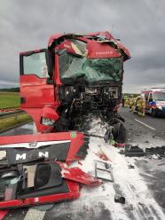 Zderzenie trzech ciężarówek na A4. Warto omijać to miejsce