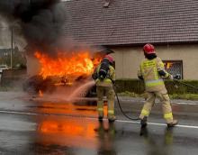 Pożar samochodu na Kowalczyków w Opolu. Wprowadzono ruch wahadłowy 