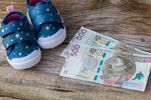 Bzdury - ZUS prostuje wiadomości z mediów społecznościowych o zaległych wypłatach "800 plus"