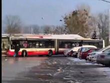 Zator na pętli przy Dambonia w Opolu. Źle zaparkowany pojazd zablokował autobusy