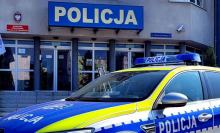 Wziął dwie butelki alkoholu i schował do kieszeni kurtki.... zauważyli to policjanci 