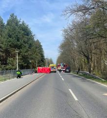  Tragiczny wypadek na drodze wojewódzkiej 454: Nie żyje motocyklista