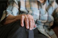 Gehenna 81-letniej seniorki. 57-letni syn kobiety znęcał się nad nią psychicznie