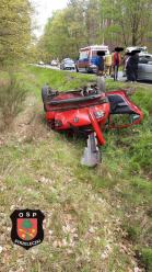 Wypadek na drodze wojewódzkiej numer 414: Kierowca unikał sarny i dachował