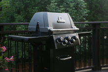 Grill gazowy. Jak bezpiecznie z niego korzystać? Poznaj podstawowe zasady!
