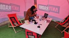 Dzień Radia z Antyradiem w Opolu. Mobilne studio na placu Kopernika i Osmańczyka