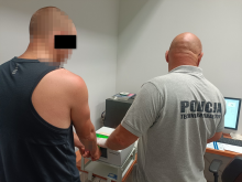 Miał przy sobie duże ilości narkotyków. Wpadł bo nie zatrzymał się przy znaku STOP