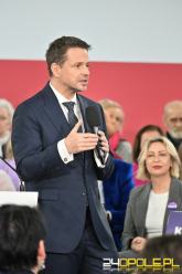 Sondaż prezydencki po ujawnieniu afery. Trzaskowski z wyraźną przewagą nad Nawrockim