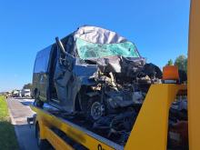 Wypadek na A4. Trzy osoby zakleszczone w busie po zderzeniu z ciężarówką