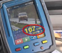 Jechał przez wieś ponad 100 km/h. 23-latek stracił prawo jazdy i dostał 13 punktów karnych