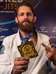 Jedyny Polak i pierwszy Europejczyk z takim sukcesem. Kończy karierę jako mistrz świata BJJ