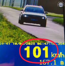 Jechał ponad 100 km na godzinę w terenie zabudowanym. Młody kierowca surowo ukarany