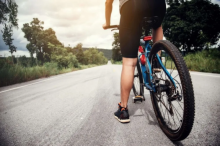 Pijany rowerzysta przewrócił się na jezdni - interweniowało pogotowie