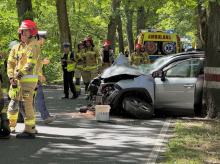 Cudem przeżył ogromną kraksę. Auto w częściach, a kierowca przeżył