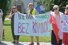 "Nie dla faszyzmu w Opolu" - pokojowy protest na placu Wolności