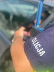 Chciał się tylko przejechać. Miał fałszywe tablice i 114 km/h na liczniku 