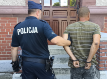 Brutalny atak na osobę z niepełnosprawnością. Opiekun pobił i okradł swojego podopiecznego