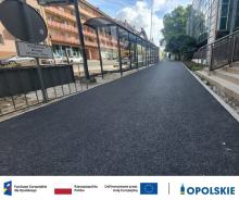 Nowa droga dla pieszych i rowerów na ulicy Ozimskiej nabiera kształtów
