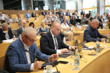 Radni Sejmiku Wojewódzkiego z pierwszymi decyzjami po wakacjach. Na start podwyżka za prawo jazdy