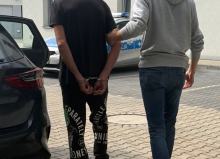  Pijany, bez prawa jazdy i poszukiwany - zatrzymany przez krapkowickich policjantów