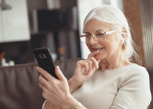Seniorka uwierzyła w internetową miłość i straciła z partnerem blisko 70 tysięcy złotych