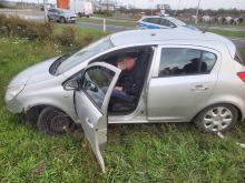 Opole: pijany kierowca wypadł z drogi. Na stację benzynową dotarł na czworaka
