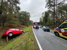 Poważny wypadek na DK45 pod Trzebiszynem. Jedna osoba trafiła do szpitala