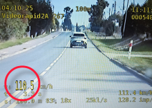 110 km/h przez wieś. 55-latek surowo ukarany