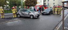 Dachowanie w centrum Opola. Dzieci w wieku 8 i 11 lat trafiły do szpitala