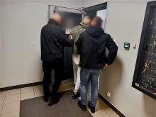 Włamał się do restauracji i ukradł 60 butelek alkoholu