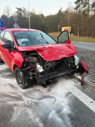 Długi weekend na drogach. Uważajcie - ślisko i niebezpiecznie!