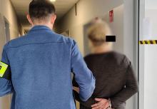 Nie dość, że poszukiwana to i zaopatrzona. 40-latka w więzieniu