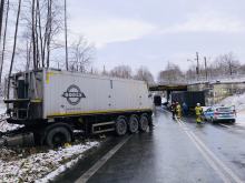Zderzenie dwóch ciężarówek pod Sławięcicami. Utrudnienia w ruchu