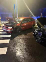 Zderzenie na skrzyżowaniu w Kędzierzynie-Koźlu. Dwie osoby trafiły do szpitala