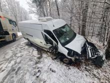 Zderzenie busa z osobówką.  Kierowca bez uprawnień stanie przed sądem