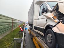 Kolizja busa z ciężarówką na A4 - utrudnienia trwały ponad godzinę. Silna mgła na drogach