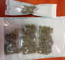 Dwóch zatrzymanych - zabezpieczone narkotyki i pieniądze