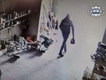  Ukradł piłę spalinową, a potem wrócił się po łańcuch do kompletu