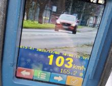 Pomylił wiejską drogę z torem wyścigowym - stracił prawo jazdy na 3 miesiące