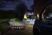 7-latek uruchomił auto i potrącił młodszą siostrę. Wypadek na ul. Torowej w Mechnicach